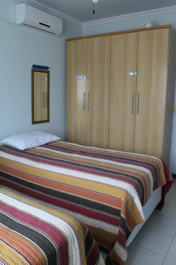 Residencial Jardim Palmeiras Бомбиняс Екстериор снимка